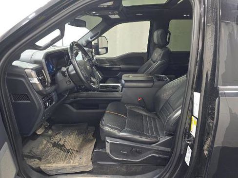 Used 2023 Ford F450 Platinum w/ FX4 Off-Road Package AWD/4WD image 5
