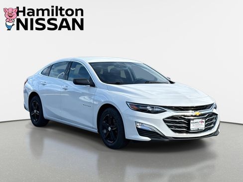 Used 2022 Chevrolet Malibu LS image 1