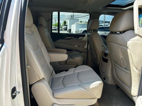 Used 2015 Cadillac Escalade ESV Luxury image 13