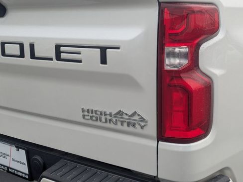 Used 2021 Chevrolet Silverado 1500 High Country w/ Technology Package image 4