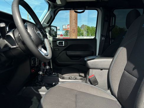 Used 2023 Jeep Wrangler Unlimited Rubicon 4xe image 17