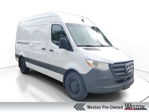 Used 2025 Mercedes-Benz Sprinter 2500 image 1