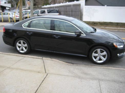 Used 2015 Volkswagen Passat 1.8T Limited Edition image 4