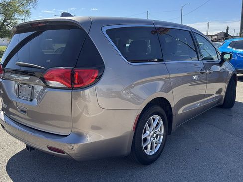 Used 2017 Chrysler Pacifica LX FWD image 10