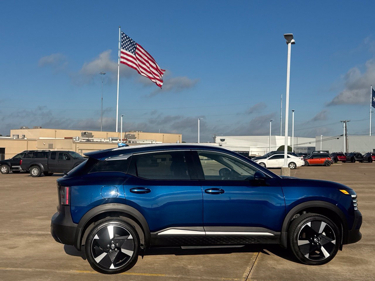Certified 2025 Nissan Kicks SR FWD image 31