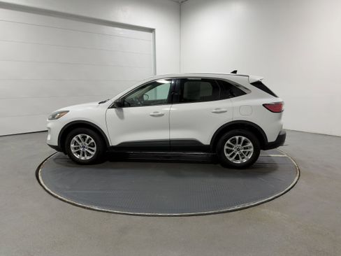 Used 2020 Ford Escape SE image 22