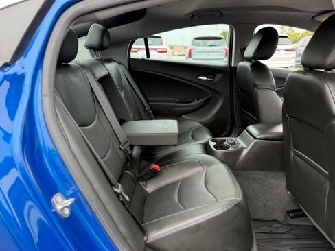 Used 2018 Chevrolet Volt Premier w/ Driver Confidence Package FWD image 19