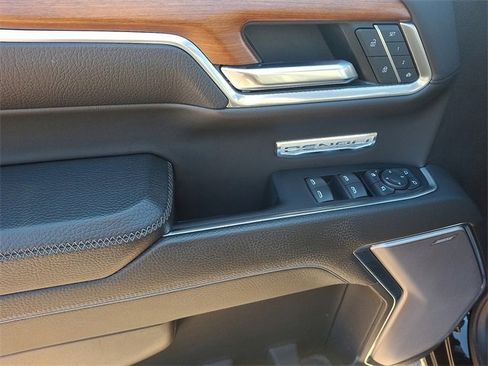 Used 2022 GMC Sierra 1500 Denali w/ Denali Reserve Package image 11
