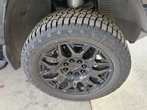 Used 2024 GMC Hummer EV 3X image 9