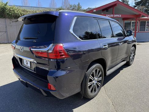 Used 2019 Lexus LX 570 4WD w/ Luxury Package image 8
