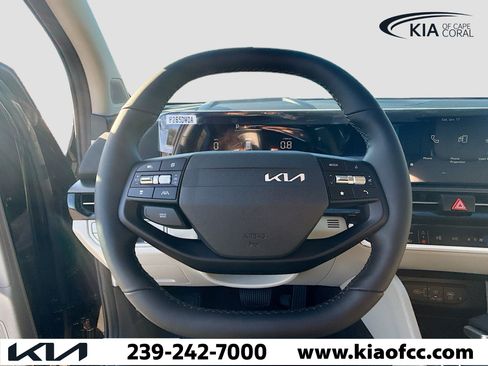 New 2026 Kia Sportage EX image 37