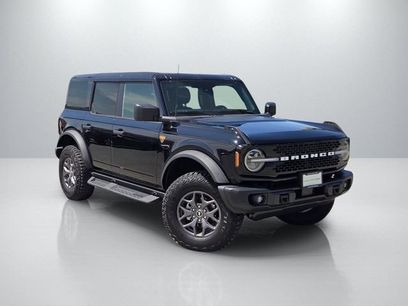 New 2025 Ford Bronco Badlands w/ Black Appearance Package