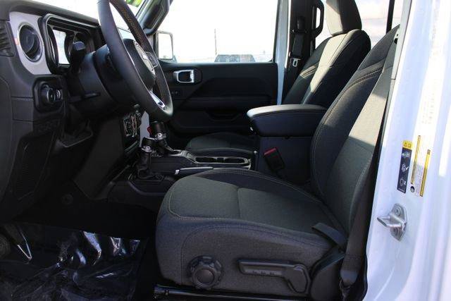 Used 2024 Jeep Wrangler Unlimited Sahara AWD/4WD image 22