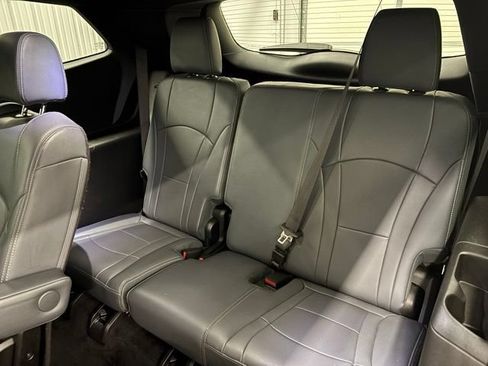 Used 2024 Buick Enclave Essence w/ Sport Touring Edition FWD image 10