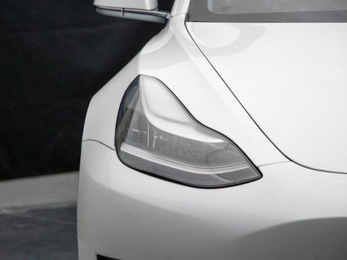 Used 2019 Tesla Model 3 Standard Range Plus image 5