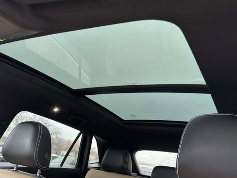 Used 2023 Volkswagen Atlas Cross Sport SE w/ Panoramic Sunroof Package image 17