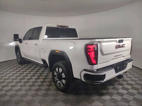 Used 2024 GMC Sierra 2500 Denali w/ Denali Reserve Package AWD/4WD image 7