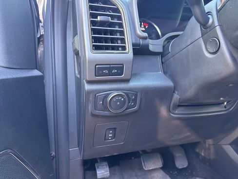 Used 2018 Ford F150 Raptor w/ Equipment Group 802A Luxury image 8