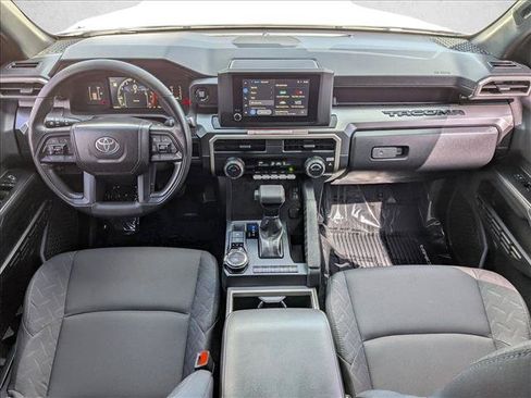 Certified 2025 Toyota Tacoma SR5 AWD/4WD image 16