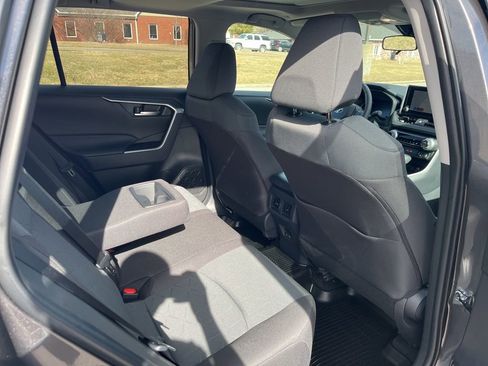 Used 2025 Toyota RAV4 XLE w/ Convenience Package image 24