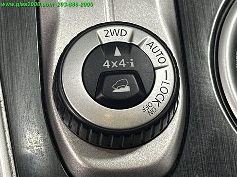 Used 2020 Nissan Pathfinder S AWD/4WD image 17