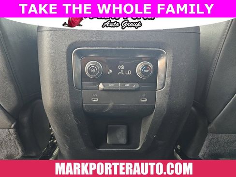 Used 2022 Chevrolet Suburban LT image 47