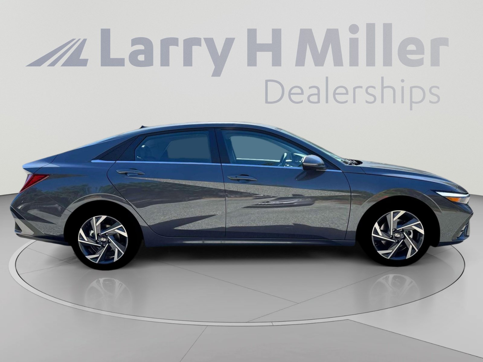 New 2026 Hyundai Elantra Limited FWD image 8