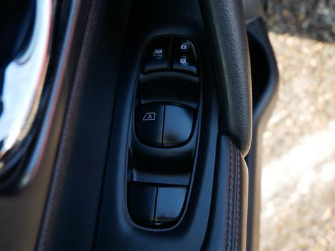 Used 2015 Nissan Rogue SV image 19