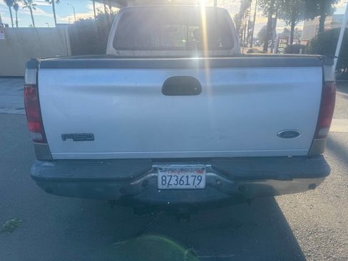 Used 2005 Ford F250 Lariat image 7