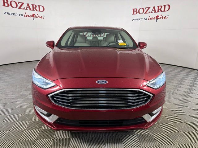 Used 2017 Ford Fusion SE w/ Fusion SE Technology Package FWD image 3