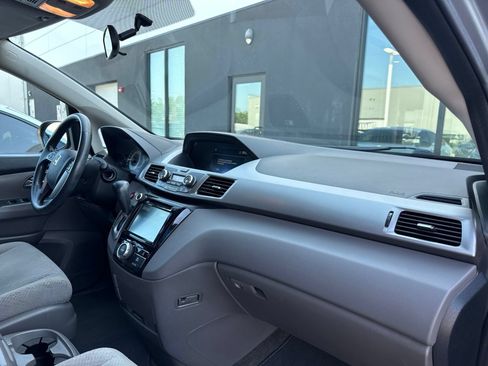 Used 2016 Honda Odyssey EX image 8
