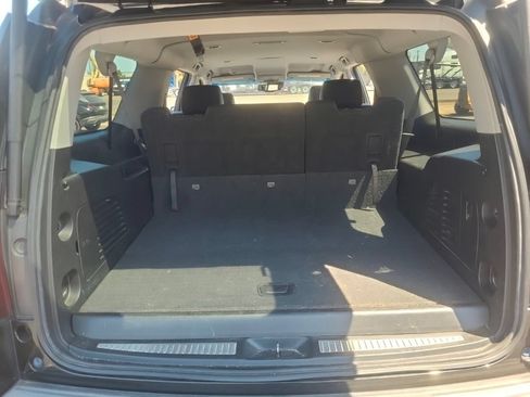 Used 2018 Chevrolet Suburban LT AWD/4WD image 12