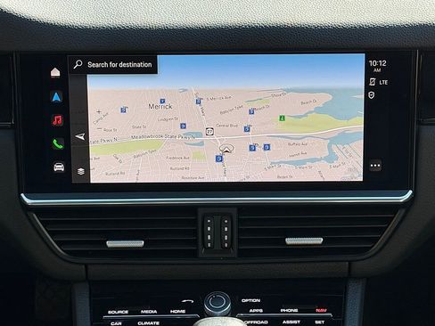 Certified 2023 Porsche Cayenne w/ Premium Package AWD/4WD image 15