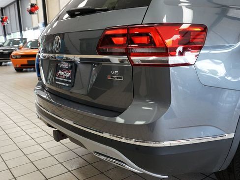 Used 2018 Volkswagen Atlas SEL AWD/4WD image 16
