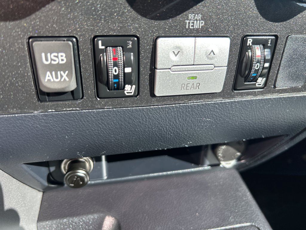 Certified 2016 Toyota Sequoia Platinum AWD/4WD image 32