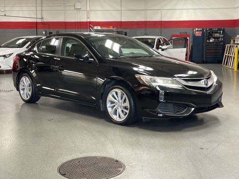 Used 2018 Acura ILX FWD image 2