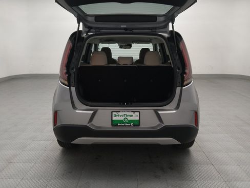Used 2025 Kia Soul S image 29