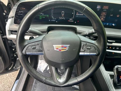 Used 2025 Cadillac XT4 Premium Luxury FWD image 22