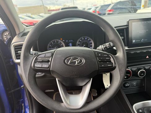 Used 2021 Hyundai Venue SE image 14