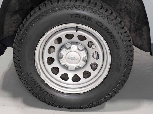Used 2023 Chevrolet Colorado W/T RWD image 3