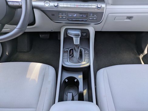 Used 2025 Hyundai Kona SEL FWD image 20