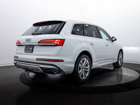Certified 2025 Audi Q7 Premium w/ Convenience Package image 4