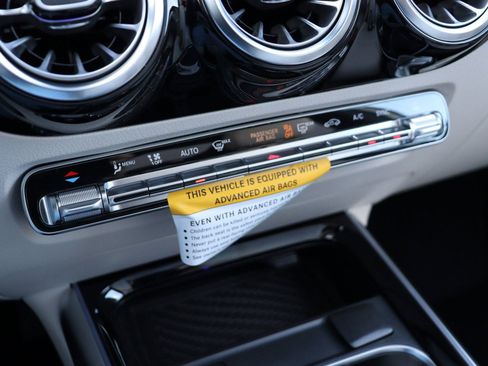 Used 2025 Mercedes-Benz GLA 250 image 42