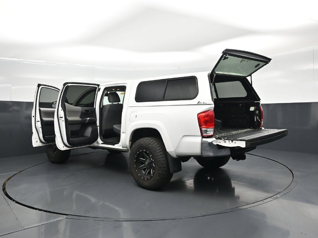 Used 2017 Toyota Tacoma SR5 w/ Tow Package AWD/4WD image 30