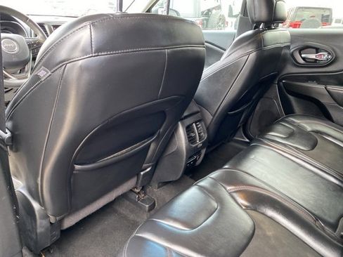 Certified 2020 Jeep Cherokee Trailhawk image 30