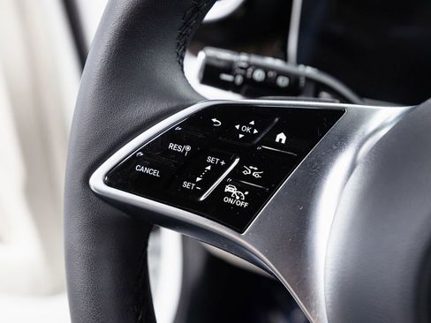 Used 2026 Mercedes-Benz GLC 350e 4MATIC image 11