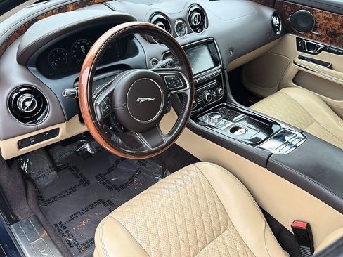 Used 2019 Jaguar XJ L Portfolio AWD/4WD image 4