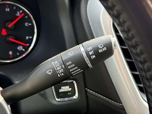 Used 2020 GMC Acadia SLT w/ Driver Alert Package II image 26