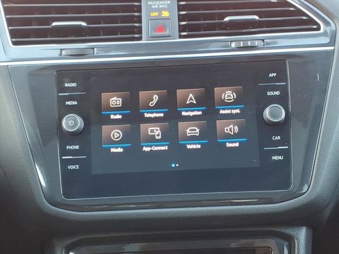 Certified 2022 Volkswagen Tiguan SE R-Line image 16