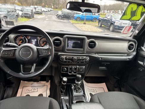 Used 2022 Jeep Gladiator Sport image 14